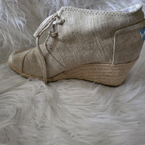 TOMS Desert Burlap Espadrille Wedge Booties - Picture 4 of 7